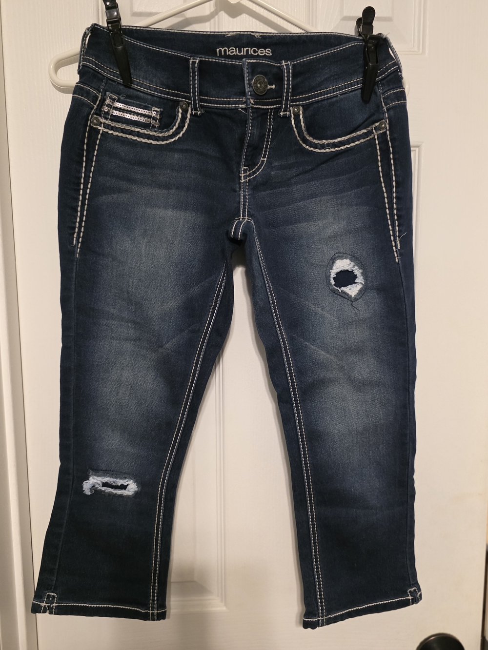 Maurices Dark Blue Cropped Distressed Ankle Capri Pants